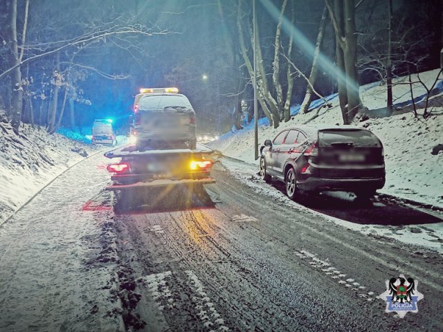 Trudne warunki na drogach. Trzy kolizje drogowe jednego poranka [Foto]