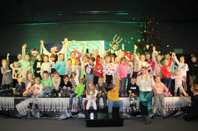 Teatralno-mikołajkowe zakończenie projektu w Czarnym Borze [Foto]