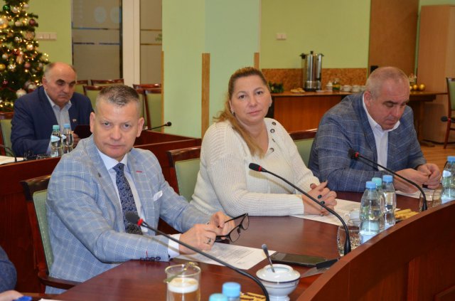 Uchwalono budżet powiatu wałbrzyskiego na rok 2023 [Szczegóły]