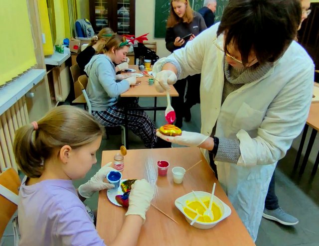 Warsztaty świąteczne w PSP nr 15 w Wałbrzychu [Foto]