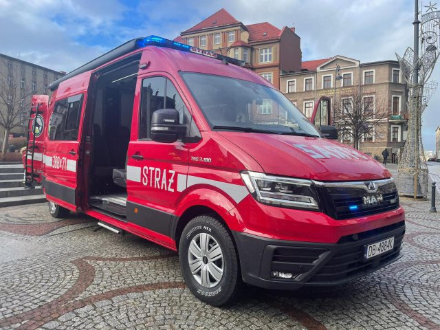 Strażacy z Wałbrzycha otrzymali nowy pojazd 