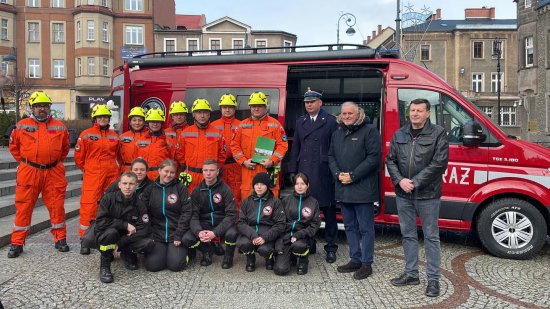 Strażacy z Wałbrzycha otrzymali nowy pojazd 