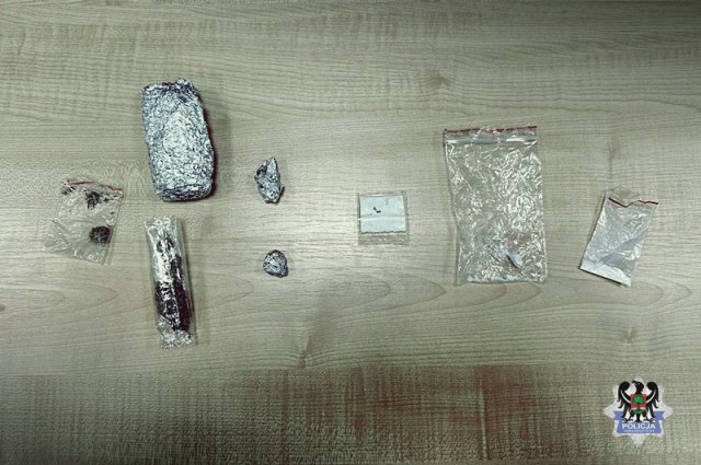 Siedem osób zatrzymanych z narkotykami. Mieli łącznie 1200 porcji handlowych [Foto]