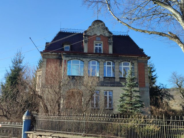 Podpisano umowę na remont budynku na Sobięcinie [Foto]