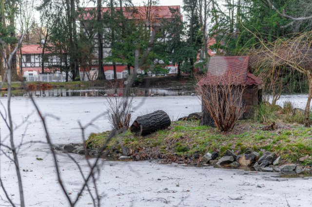 Kolejna duża inwestycja w Szczawnie-Zdroju dobiega końca. Ogród różany i plac zabaw w Parku Szwedzkim niebawem bbędą gotowe