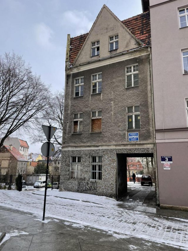 Dwa kolejne budynki w Wałbrzychu oddane do remontu [SZCZEGÓŁY]