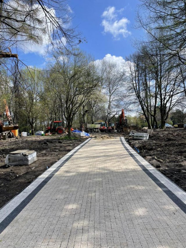 Trwa modernizacja parków na Piaskowej Górze [Foto]