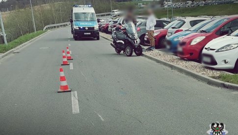 Zderzenie osobówki z motocyklistą na Szczawienku [Foto]