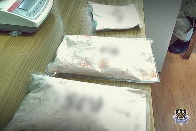 Zabezpieczono 3,5 kilograma amfetaminy. 30-latek trafił do aresztu i odpowie za handel narkotykami