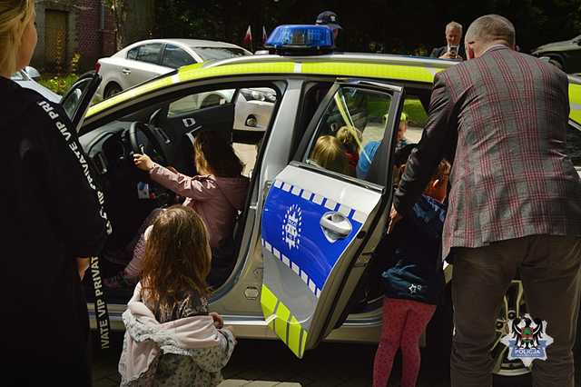 Zobacz, jak prezentuje się nowy radiowóz głuszyckiej policji [Foto]