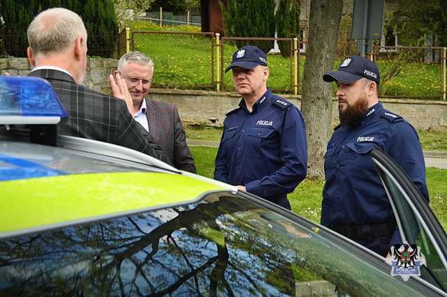 Zobacz, jak prezentuje się nowy radiowóz głuszyckiej policji [Foto]