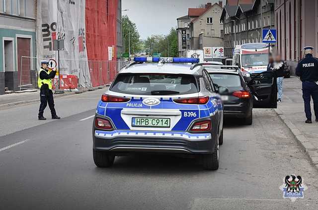 Zderzenie trzech pojazdów na Sobięcinie. Powodem niezachowanie bezpiecznej odległości [Foto]