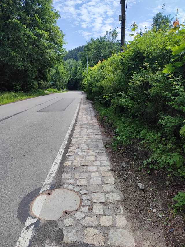 Wzmocniono pobocze w Rzeczce [FOTO]