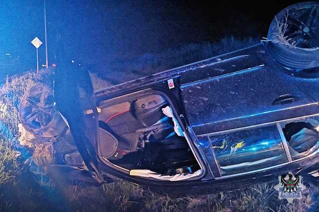 Pijany 28-latek podjął ucieczkę przed policją i wpadł do rowu [FOTO]