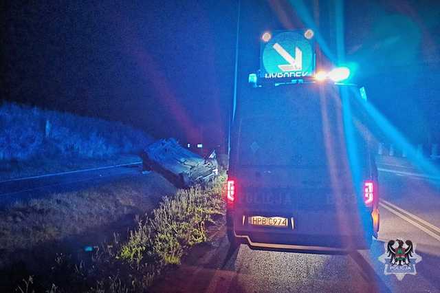 Pijany 28-latek podjął ucieczkę przed policją i wpadł do rowu [FOTO]
