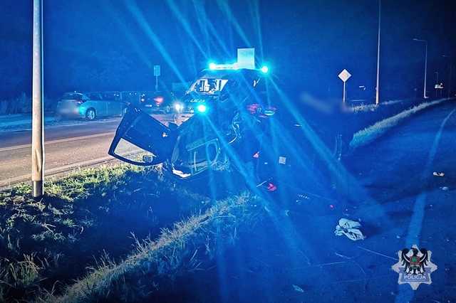 Pijany 28-latek podjął ucieczkę przed policją i wpadł do rowu [FOTO]