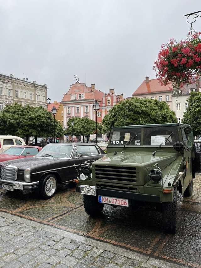 Kolejna edycja Wałbrzyskiego Międzynarodowego Rajdu Pojazdów Zabytkowych przeszła do historii [FOTO]