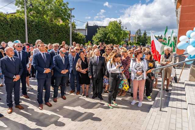 [FOTO] Uroczyście otwarto nowy zespół szkolno-przedszkolny w Szczawnie-Zdroju