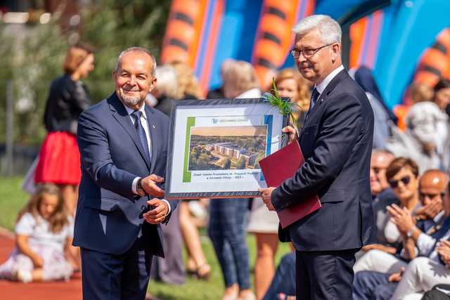 [FOTO] Uroczyście otwarto nowy zespół szkolno-przedszkolny w Szczawnie-Zdroju