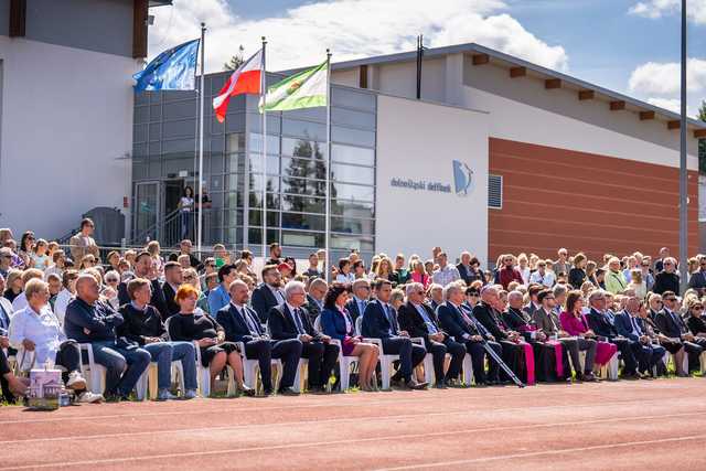 [FOTO] Uroczyście otwarto nowy zespół szkolno-przedszkolny w Szczawnie-Zdroju