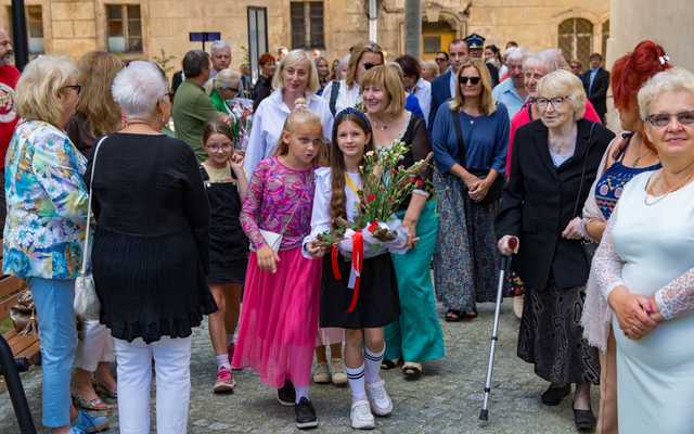[FOTO] W Mieroszowie powstał Skwer Sybiraków. Za nami uroczyste odsłonięcie tablicy
