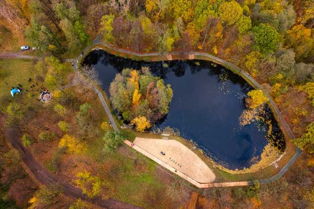 [FOTO] Otwarto teren rekreacyjny przy wzgórzu Gedymina. Powstały ścieżki spacerowe i mała plaża