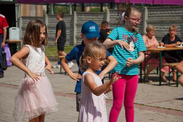 [FOTO] Koncerty, smaczne jadło i masa atrakcji podczas Biesiady Ziemniaczanej pod Mniszkiem