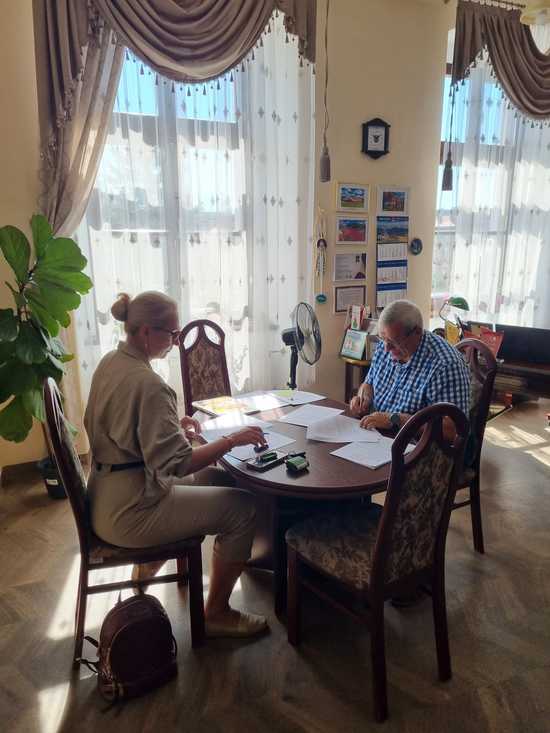 [FOTO] Podpisano umowę na przebudowę dróg w Mieroszowie. Równolegle ruszyły prace remontowe na ul. Mickiewicza