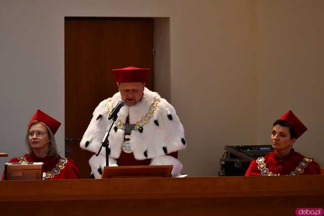 [FOTO] W Akademii Nauk Stosowanych zainaugurowano rok akademicki 2024/25