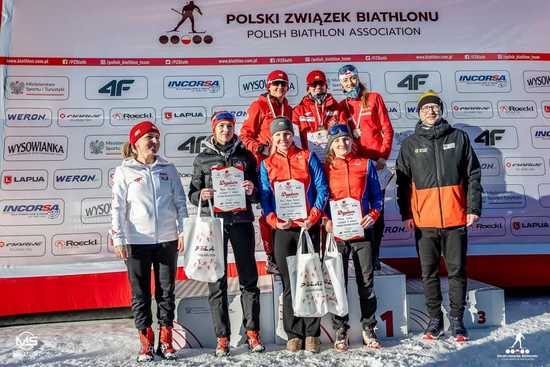 [FOTO] Sukcesy zawodników z Czarnego Boru na zawodach biathlonowych w Jakuszycach