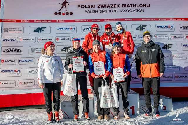 [FOTO] Sukcesy zawodników z Czarnego Boru na zawodach biathlonowych w Jakuszycach