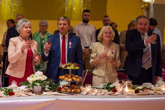 [FOTO] Pary z gminy Mieroszów świętowały jubileusze długoletniego pożycia małżeńskiego