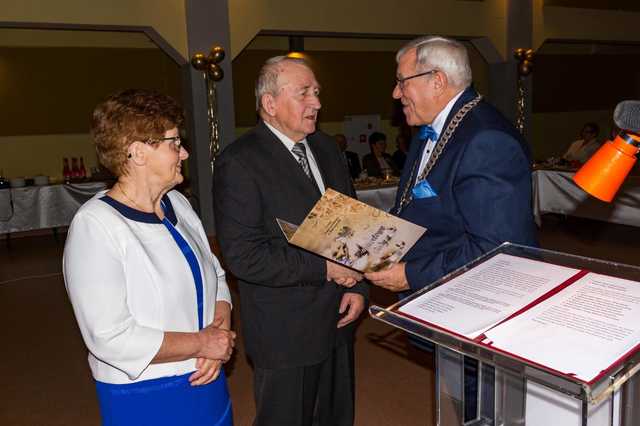 [FOTO] Pary z gminy Mieroszów świętowały jubileusze długoletniego pożycia małżeńskiego