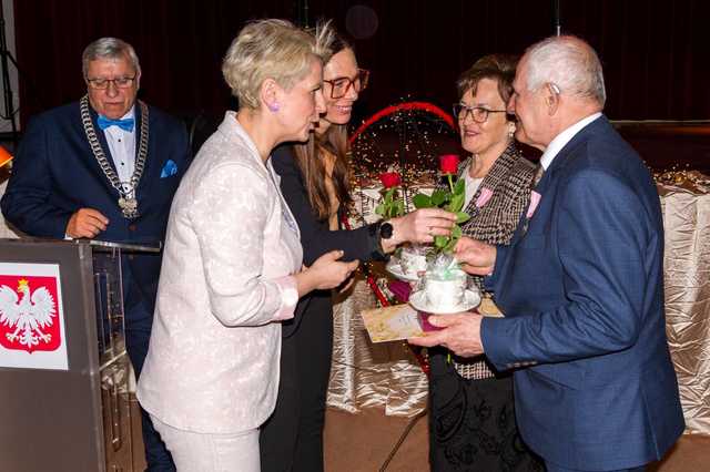 [FOTO] Pary z gminy Mieroszów świętowały jubileusze długoletniego pożycia małżeńskiego