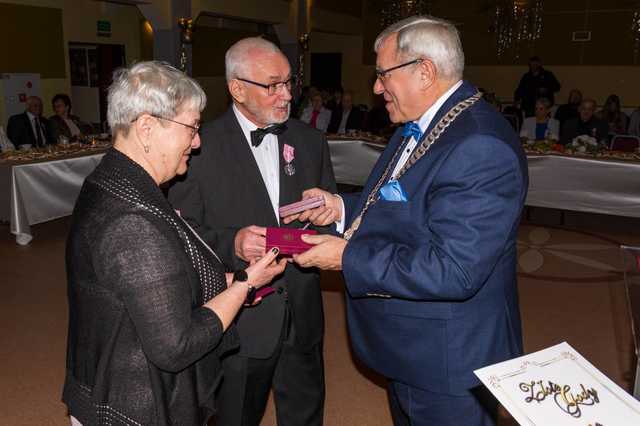 [FOTO] Pary z gminy Mieroszów świętowały jubileusze długoletniego pożycia małżeńskiego