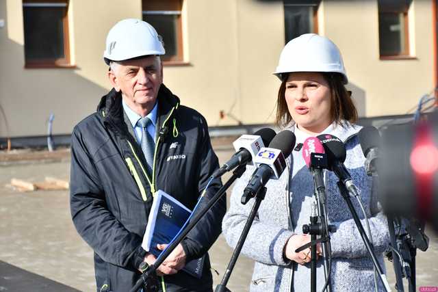 [WIDEO/FOTO/WIZUALIZACJE] Nowoczesne mieszkania na wynajem w Jedlinie-Zdroju coraz bliżej. Postępuja inwestycja TBS