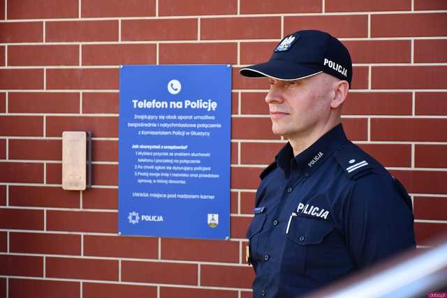 [WIDEO/FOTO] W Jedlinie-Zdroju powstał telefon na policję. Zapewnia szybki i łatwy kontakt z najbliższym komisariatem