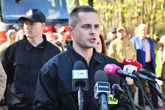 [WIDEO/FOTO] Oficjalne przekazanie wozu strażackiego dla OSP Jedlina-Zdrój