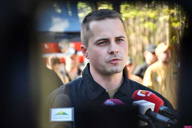 [WIDEO/FOTO] Oficjalne przekazanie wozu strażackiego dla OSP Jedlina-Zdrój
