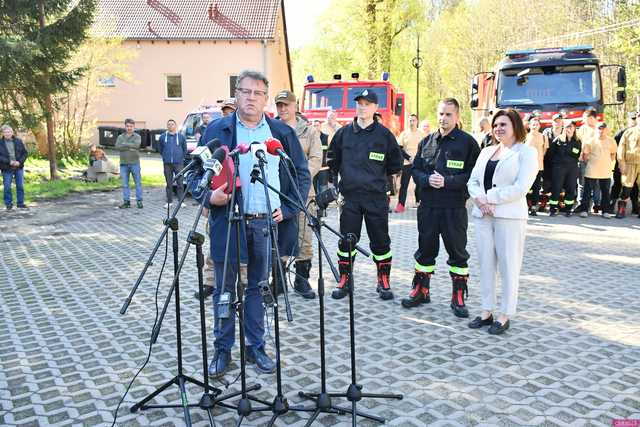 [WIDEO/FOTO] Oficjalne przekazanie wozu strażackiego dla OSP Jedlina-Zdrój