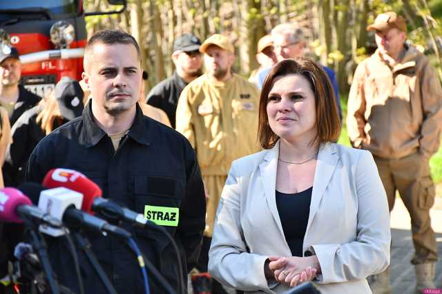 [WIDEO/FOTO] Oficjalne przekazanie wozu strażackiego dla OSP Jedlina-Zdrój