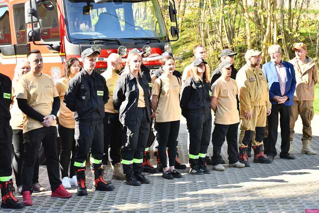 [WIDEO/FOTO] Oficjalne przekazanie wozu strażackiego dla OSP Jedlina-Zdrój