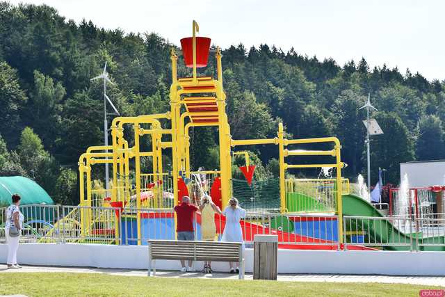 [FOTO] Otwarto nowy park wodny w Jedlinie-Zdroju! Atrakcji nie brakuje, a wstęp jest darmowy!