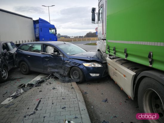 Wypadek trzech pojazdów w Nowej Wsi Wrocławskiej 