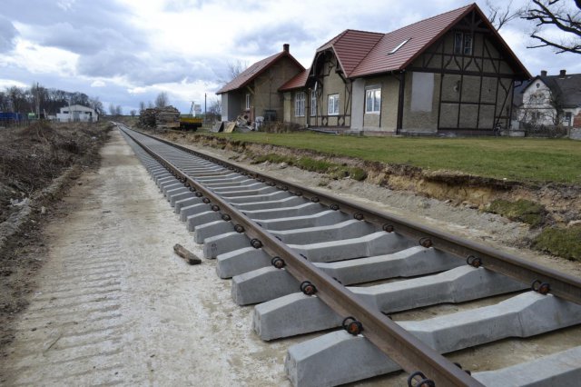 Koleją pod Ślężę - PLK szykują linię do atrakcyjnych podróży