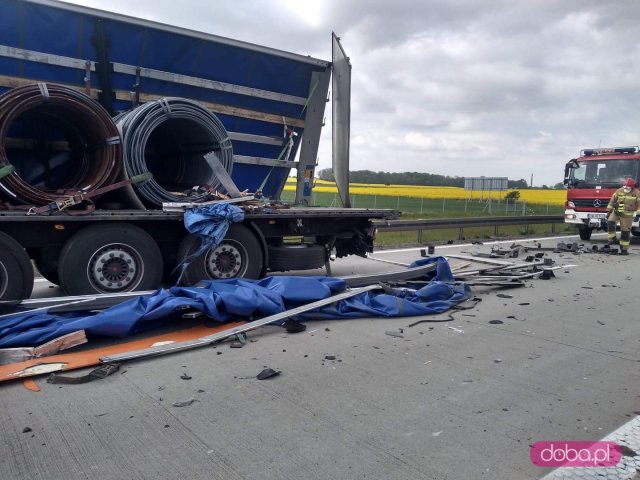 Zderzenie dwóch ciężarówek na autostradzie A4