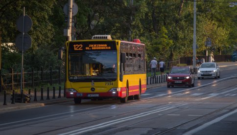 Rząd po monitach wrocławskiego MPK zmienia wreszcie limity pasażerów w autobusach i tramwajach