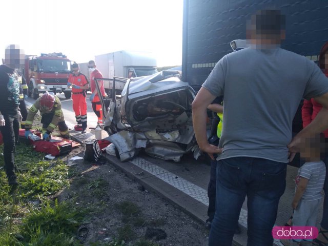 Wypadek trzech pojazdów na A4 