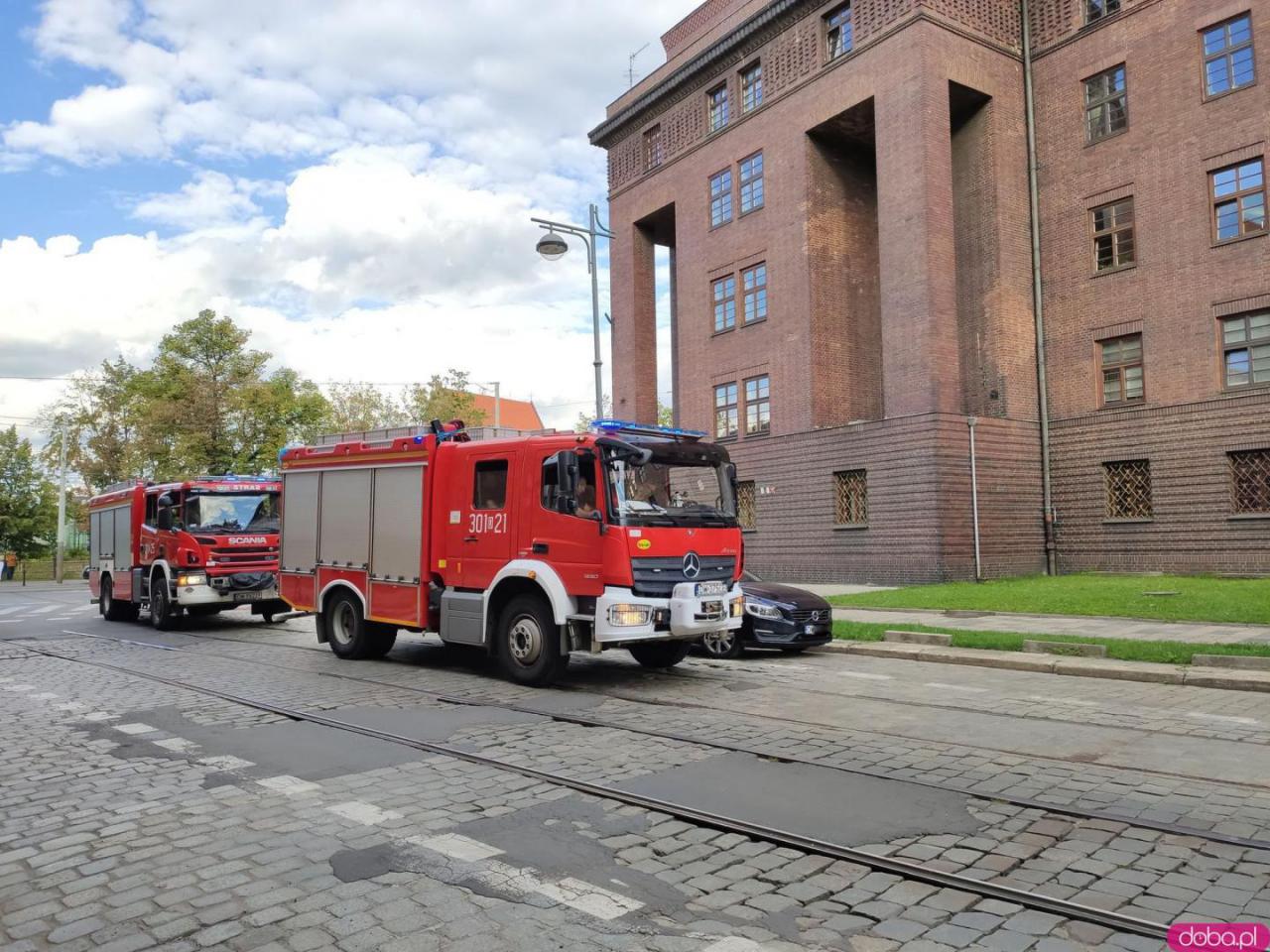 Bomba przy komendzie policji