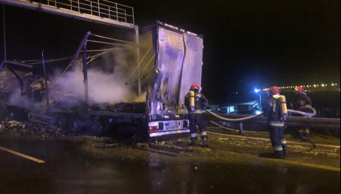 Pożar samochodu ciężarowego na drodze S5
